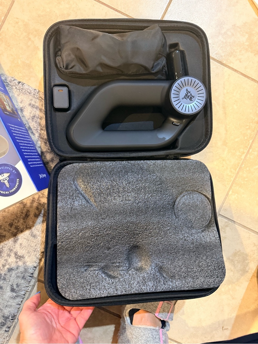 D6 Pro Max+ Massage Gun - Black - Picture 4 of 5